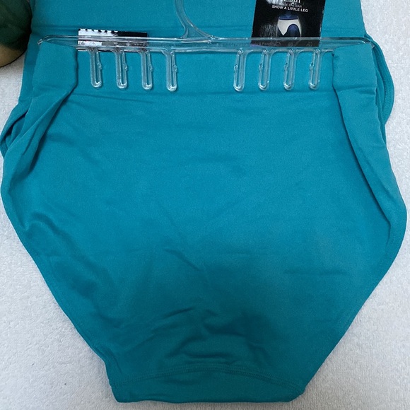 Bali Hi Cut Seamless Brief. Size 6 Blue - Picture 3 of 3